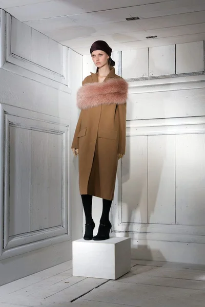 Look 32